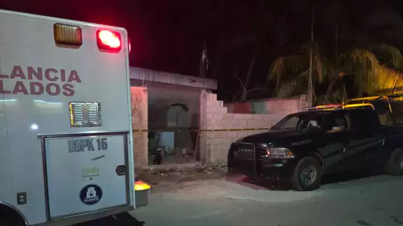 Luego de celebrar el Año Nuevo, José, de 29 años, entra a su dormitorio y se priva de la existencia