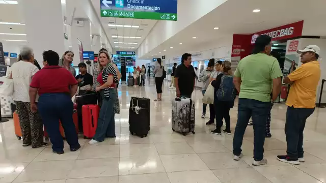 Hay regular afluencia de pasajeros en el aeropuerto de Mérida