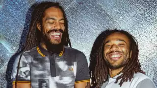 EU revoca visas del grupo Bob Vylan tras cánticos antisionistas; abren investigación criminal