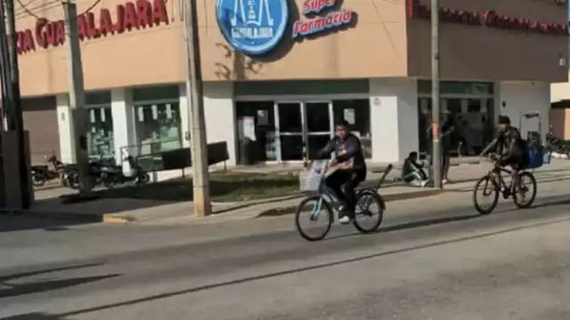Una trabajadora de la tienda al percatarse del robo, corrió tras el sujeto sin poder alcanzarlo