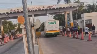 Habitantes de Isla Aguada tomaron la caseta de cobro del Puente de la Unidad por fallas eléctricas.