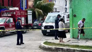 Desalojan a familias de más de 20 departamentos en la supermanzana 44 de Cancún
