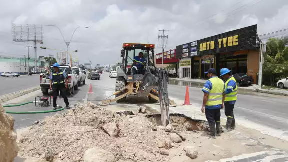 Dos exfuncionarios de su administración están incluidos en la denuncia por ampliar el permiso