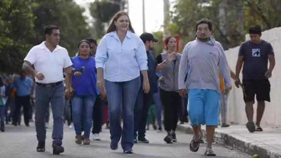El programa municipal Calle por calle atiende de primera mano necesidades prioritarias de cada comunidad El programa municipal Calle por calle atiende de primera mano necesidades prioritarias de cada comunidad