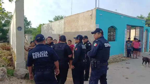 En un enfrentamiento de dos bandos sale a relucir un arma blanca En un enfrentamiento de dos bandos sale a relucir un arma blanca