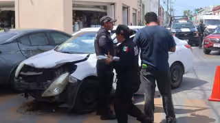 Choque en el Centro de Mérida deja daños materiales