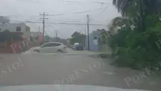Avenidas cerradas e inundadas: Así afectaron las fuertes lluvias a Cancún