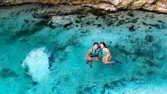 El cenote Santa Cruz El cenote Santa Cruz