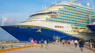 La embarcación procedente de Belize City arribó durante la noche a la isla