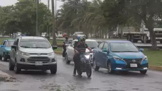 Recomiendan precaución al manejar en carretera, por niebla