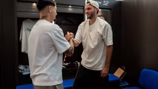 Santi conociendo el vestidor