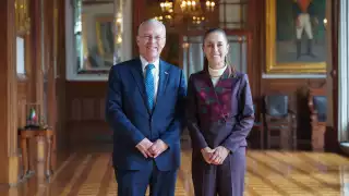 La Presidenta recibió en Palacio Nacional a Medina Mora.