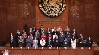 Joaquín Díaz Mena asistió a la ceremonia en el Teatro de la República en Querétaro