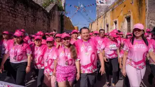 La carrera rosa se realizó en el Pueblo Mágico de Izamal
