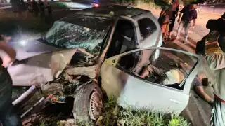 Fuerte accidente automovilístico en la glorieta de la colonia Américas 2 deja una persona sin vida en Cancún