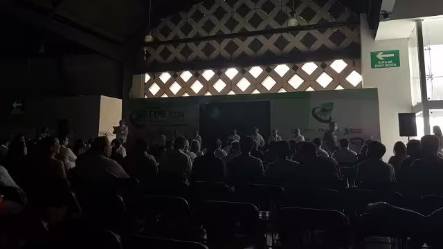 Las lluvias dejaron sin luz al Siglo XXI