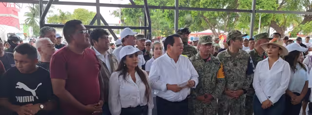 El Gobierno de Yucatán continúa distribuyendo apoyos en la costa