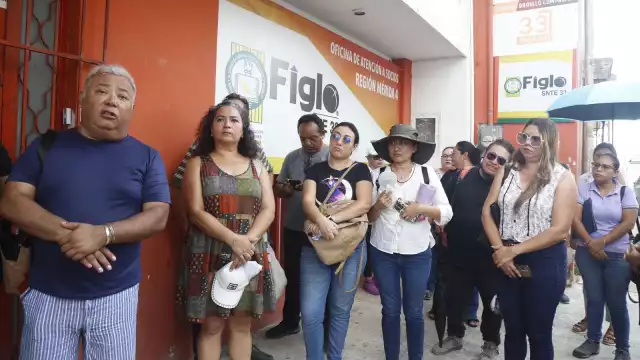 Maestros del SNTE exigen que se atiendan sus denuncias
