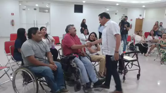 Joaquín Díaz Mena refrenda su compromiso a toda la sociedad yucateca