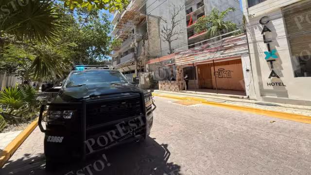 Vecinos de la zona escucharon un estruendo seguido de gritos de auxilio del hombre, por lo que llamaron a emergencias