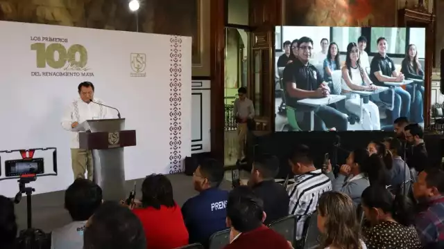 Joaquín Díaz Mena ofreció una conferencia por sus 100 días de Gobierno