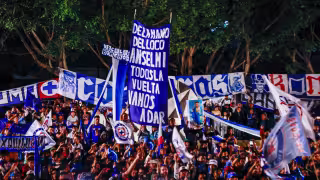 Afición celeste al 100 con Anselmi