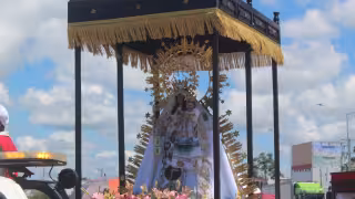 Cientos de feligreses se unen a la procesión de la Virgen de las Mercedes