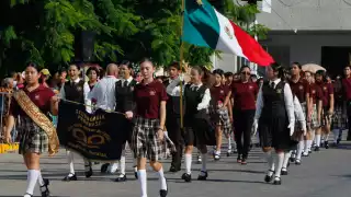 Estudiantes salieron a desfilar en el Centro de Progreso