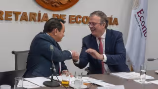 Joaquín Díaz Mena y Marcelo Ebrard revisan inversiones que generarían 50 mil empleos en Yucatán
