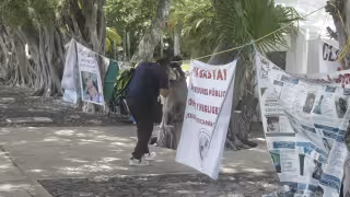 Madres buscadoras protestan en aeropuerto de Cancún durante el Mundial