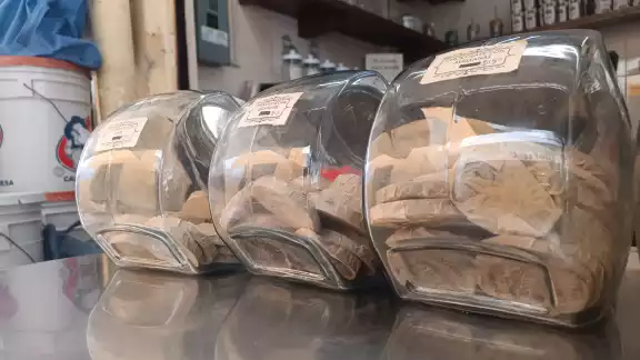 El chocolate artesanal se utiliza mucho en estas fechas para poner caliente en los altares de muertos El chocolate artesanal se utiliza mucho en estas fechas para poner caliente en los altares de muertos