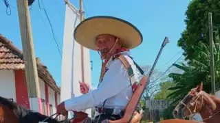 Como cada año baja a la cabecera desde la comunidad La Viuda.