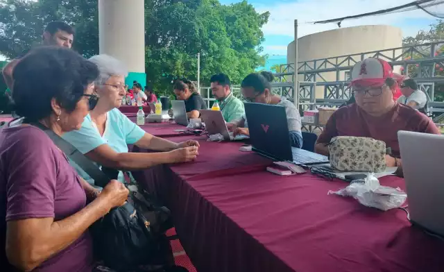 Ko’ox: adultos mayores, discapacitados y estudiantes reciben apoyo en movilidad