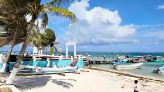 Actividad náutica de Puerto Morelos cae un 60%,  con la salida de turistas canadienses