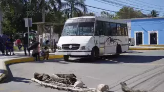 Los habitantes de Lerma retuvieron una unidad de transporte de la cooperativa Alianza Moderna en protesta por el deficiente servicio y las malas condiciones de los autobuses