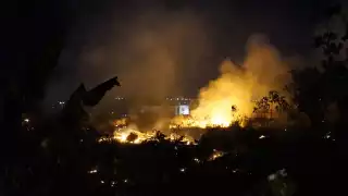 Pasada las 18:00 horas se notó la presencia de las llamas