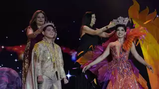 La magna velada estuvo llena de mucho color y ritmo; el artista invitado conquistó al público