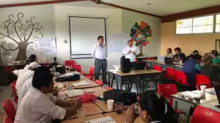 Los cambios en los modelos educativos, la falta de apoyo a los maestros, todo eso ha hecho que la labor docente se demerite