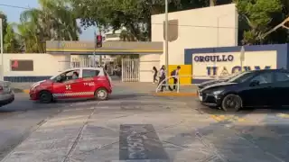 La primera sesión, 08:30 a 13:00 horas