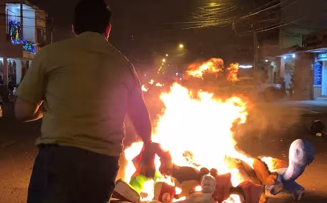 Autoridades de Chetumal advierten sobre muñecos de "Año Viejo".