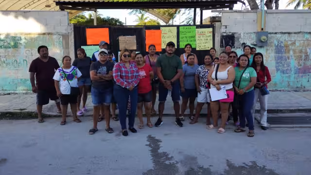 La comunidad de la escuela José Trinidad Méndez se opone al regreso de la antigua directora