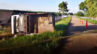El cuerpo de Limber quedó prensado en la cabina de la camioneta en la vía El Cuyo y Colonia Yucatán.