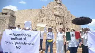 Personal del Poder Judicial en Mérida lanzó consignas en contra la nueva reforma