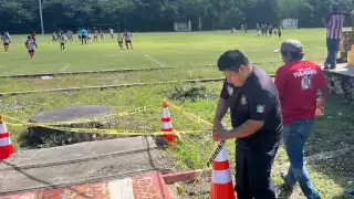 Madre e hija acabaron en aguas negras en el campo de Dzoncauich