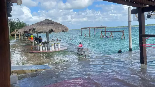 Áreas de descanso comenzaron a quedarse poco a poco bajo el agua