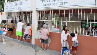 Entrevistados entienden la molestia de maestros y que están en su derecho de manifestarse, pero no deberían afectar a estudiantes