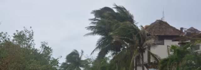 Es casi inminente el impacto del Huracán Beryl en la Península de Yucatán