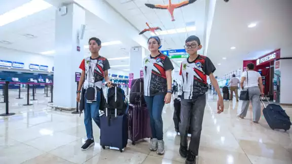 Jóvenes viajan a la India para representar a México en la Competencia Internacional de Matemáticas