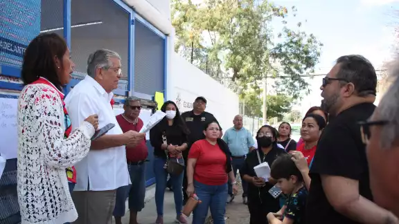Los padres de familia exigieron la intervención de la Segey Los padres de familia exigieron la intervención de la Segey