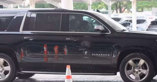 Claudia Sheinbaum viajó a la CDMX en un vuelo comercial